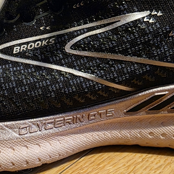 Brooks Women's 7 Glycerin GTS 19 Black and Pink Running Shoes EUC - Picture 5 of 12